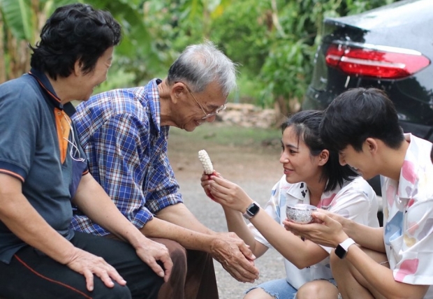 สุดยอดแม่ศรีเรือน จุ๋ย เสิร์ฟอาหารอีสานสุดแซ่บ มัดใจสามี พุฒ (คลิป)