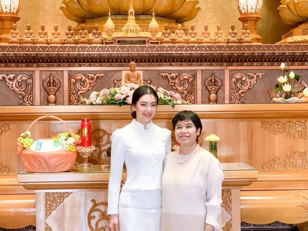 งดงามเบลล่าพาคุณแม่ทำบุญใหญ่ เนื่องในเทศกาลวันแม่