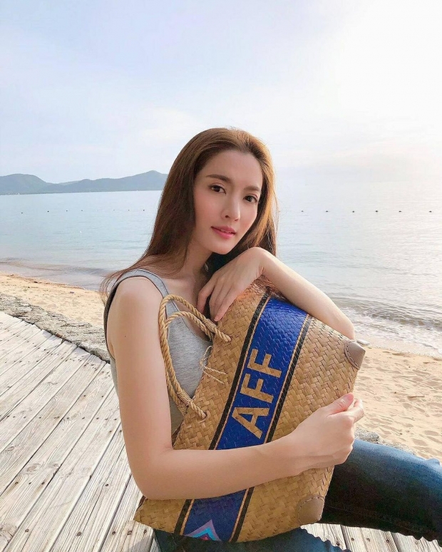 หาดูยาก! แม่แอฟ ลุคเปรี้ยวแซ่บ สวยออร่า มองแล้วนึกว่าพี่สาวปีใหม่