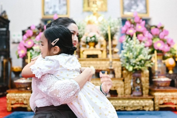 ชมความน่ารักของ ‘น้องปีใหม่’ ในพิธีเลี้ยงพระวันเกิด