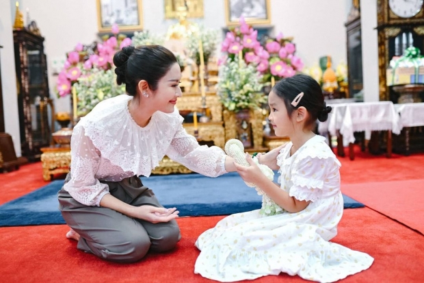 ชมความน่ารักของ ‘น้องปีใหม่’ ในพิธีเลี้ยงพระวันเกิด