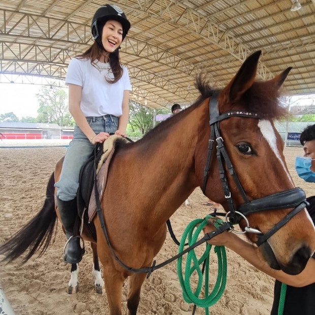 ขุดวีรกรรม ‘อดีตผจก.พอลล่า’ โยงอดีตคนสนิท ‘จั๊กจั่น’ งานนี้มีแต่เรื่องพีคๆ