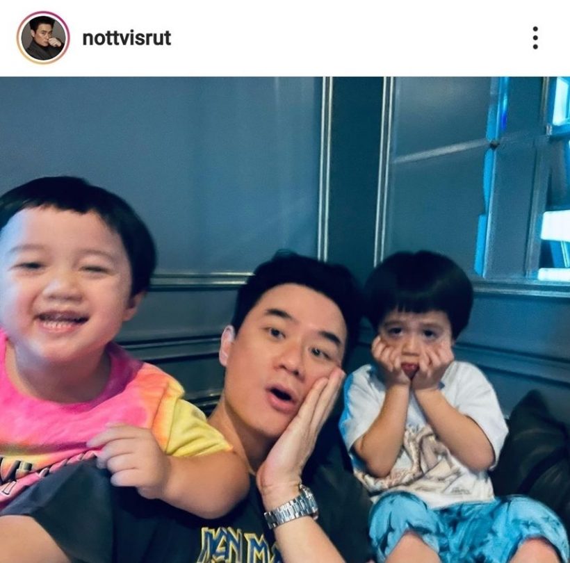 พ่อน็อตแชะภาพกับลูกชายสายฟ้า-พายุ ช็อตนี้เอฟซีทักแฝด3ชัดๆ