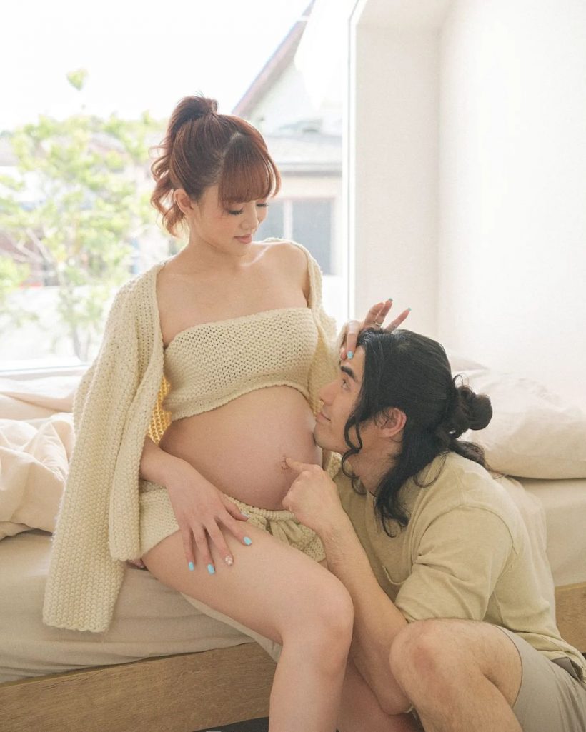 เเห่ยินดี! อดีตนักร้องสาวยุค 90 คลอดลูกชายคนเเรกเเล้ว-ตั้งชื่ออลังการมาก