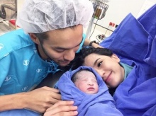 ยินดีด้วยจ้า ! เปิ้ล ธันยาธนัส คลอดลูกสาวแล้ว