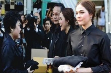 ซาบซึ้งในพระเมตตาเป็นล้นพ้น!! พระองค์โสมฯ ทรงตรัสถาม ชมพู่ ด้วยความห่วงใย!! เหนื่อยไหม?