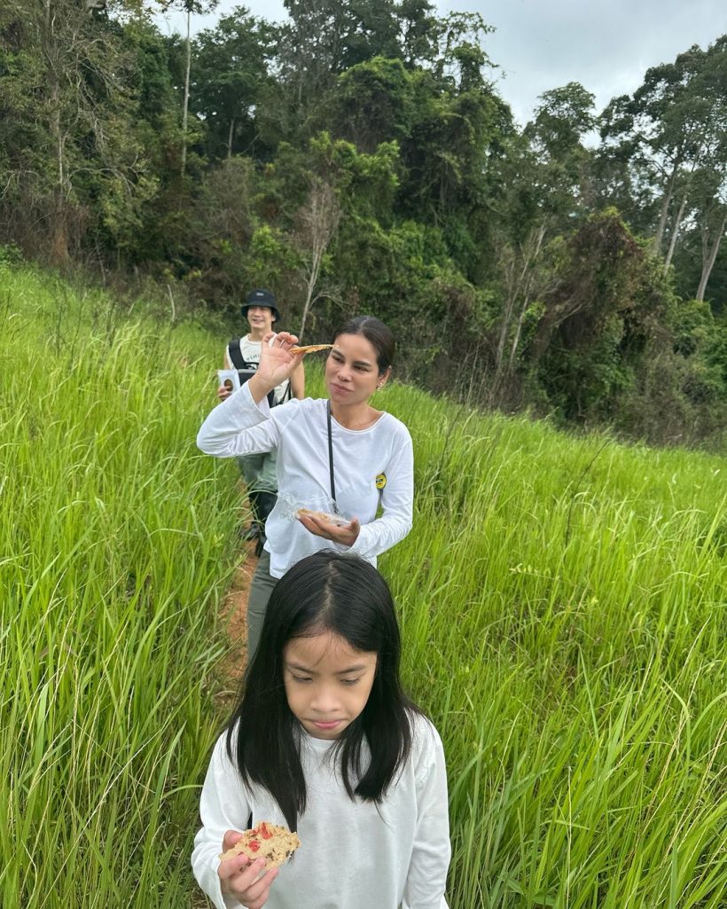 คู่รักสอนลูกใช้ชีวิตไม่ติดหรู พาเข้าป่าดูธรรมชาติม่วนจอยเว่อร์