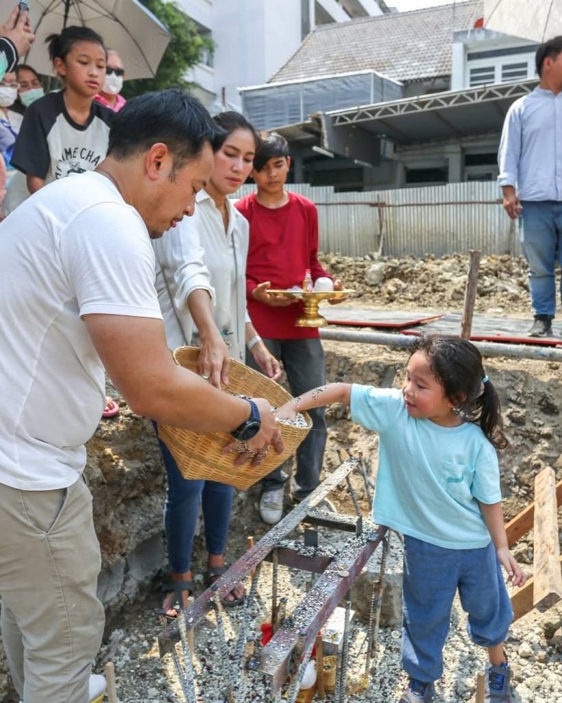 เปิดงบสร้างบ้านใหม่ มิค-เบนซ์ ใหญ่อลังการ เพื่อลูกรักทั้ง 3