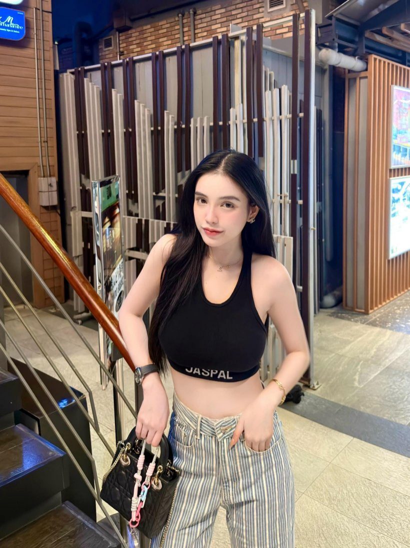แค่นี้ก็ดราม่า! สาวสวยชื่อดัง โดนเม้าท์แรงมาก เรื่องท่าเดิน