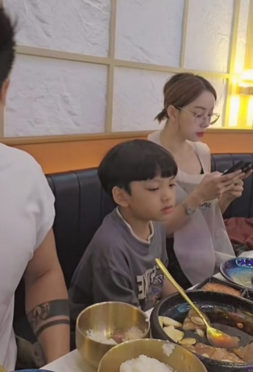นับถือใจ! ดาราหนุ่มดัง พาแฟนเก่า–แฟนใหม่ กินข้าวโต๊ะเดียวกัน