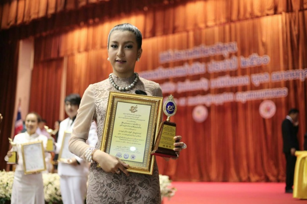 น้องเบนซ์ ปิยาภัสร์ ภูมิใจ!! รับรางวัล บุคคลดีของแผ่นดิน