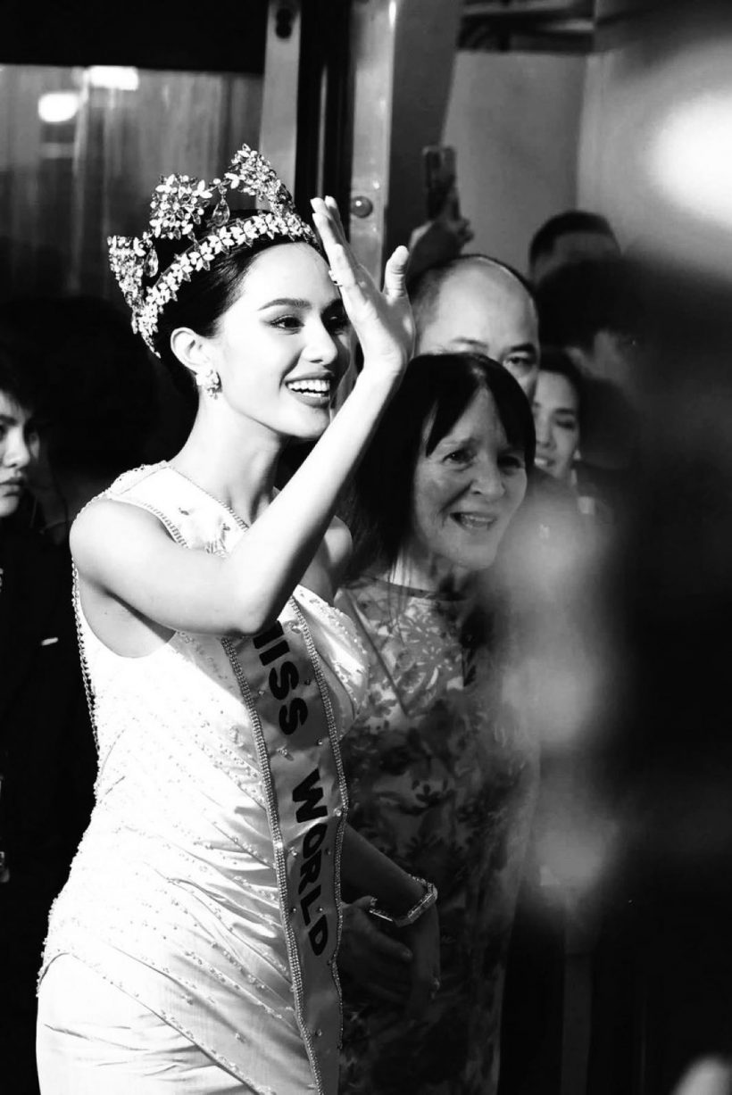 ยิ่งใหญ่สมเกียรติ บรรยากาศขบวนรถแห่ต้อนรับ โอปอล สุชาตา Miss World 2025