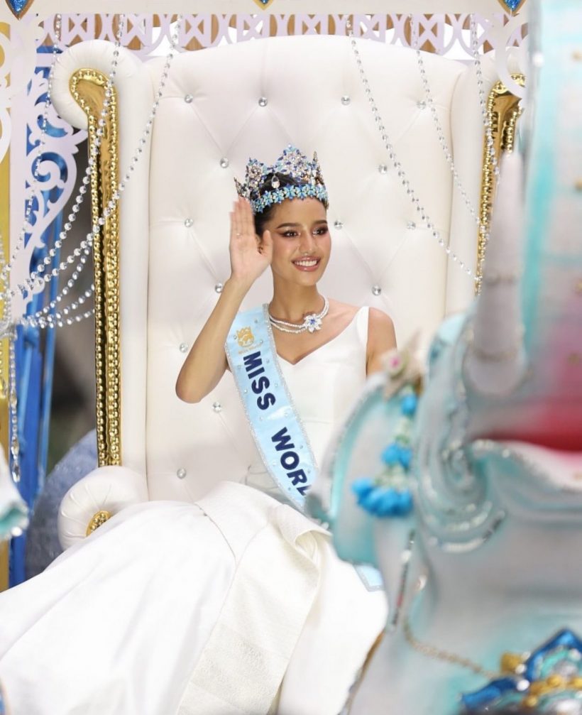 ยิ่งใหญ่สมเกียรติ บรรยากาศขบวนรถแห่ต้อนรับ โอปอล สุชาตา Miss World 2025