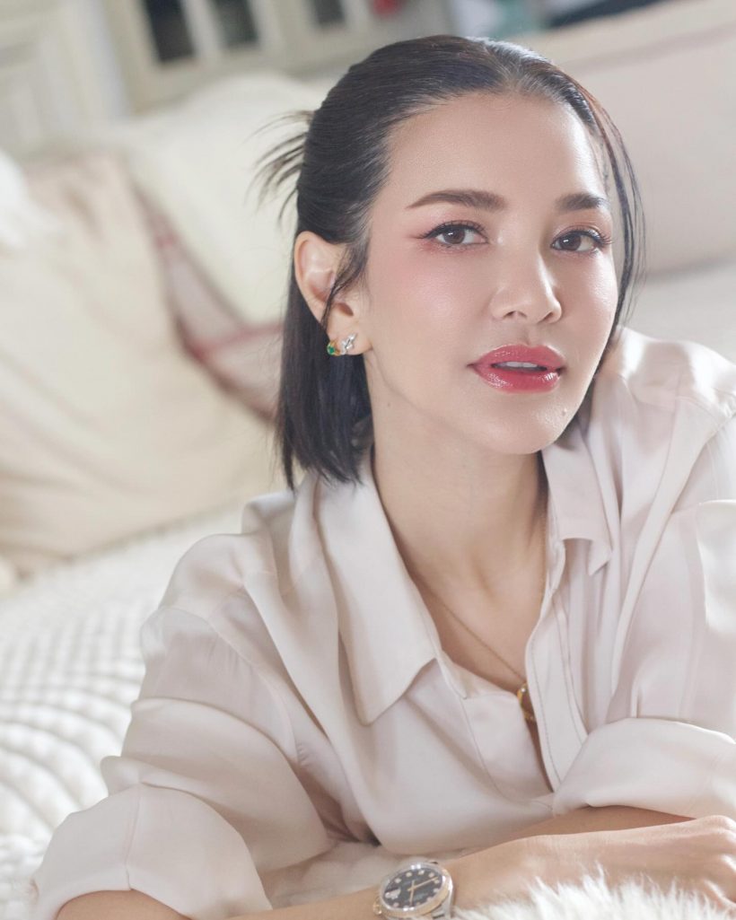 50 ปียังเป๊ะ..อ้อม พิยดา ฉลองวันเกิด สวยปังหน้าเด็กแทบลืมอายุ