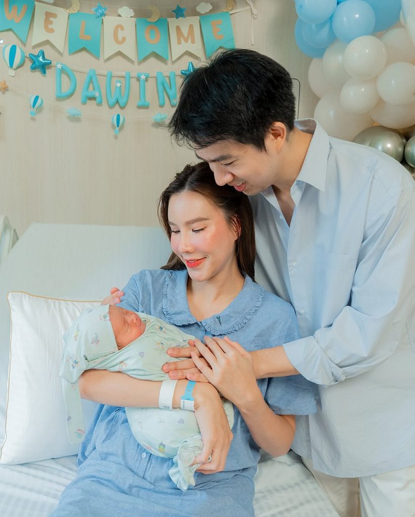 เกี่ยวก้อย ลงภาพครอบครัว ลูกชาย-ลูกสาวหล่อสวยแต่เด็ก