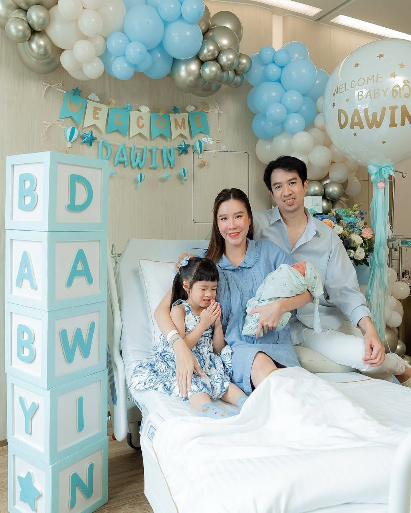 เกี่ยวก้อย ลงภาพครอบครัว ลูกชาย-ลูกสาวหล่อสวยแต่เด็ก