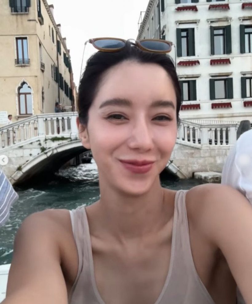 หาดูยาก ไอซ์ อภิษฎา เปิดช็อตซบไหล่สามี ล่องเรือกับครอบครัว