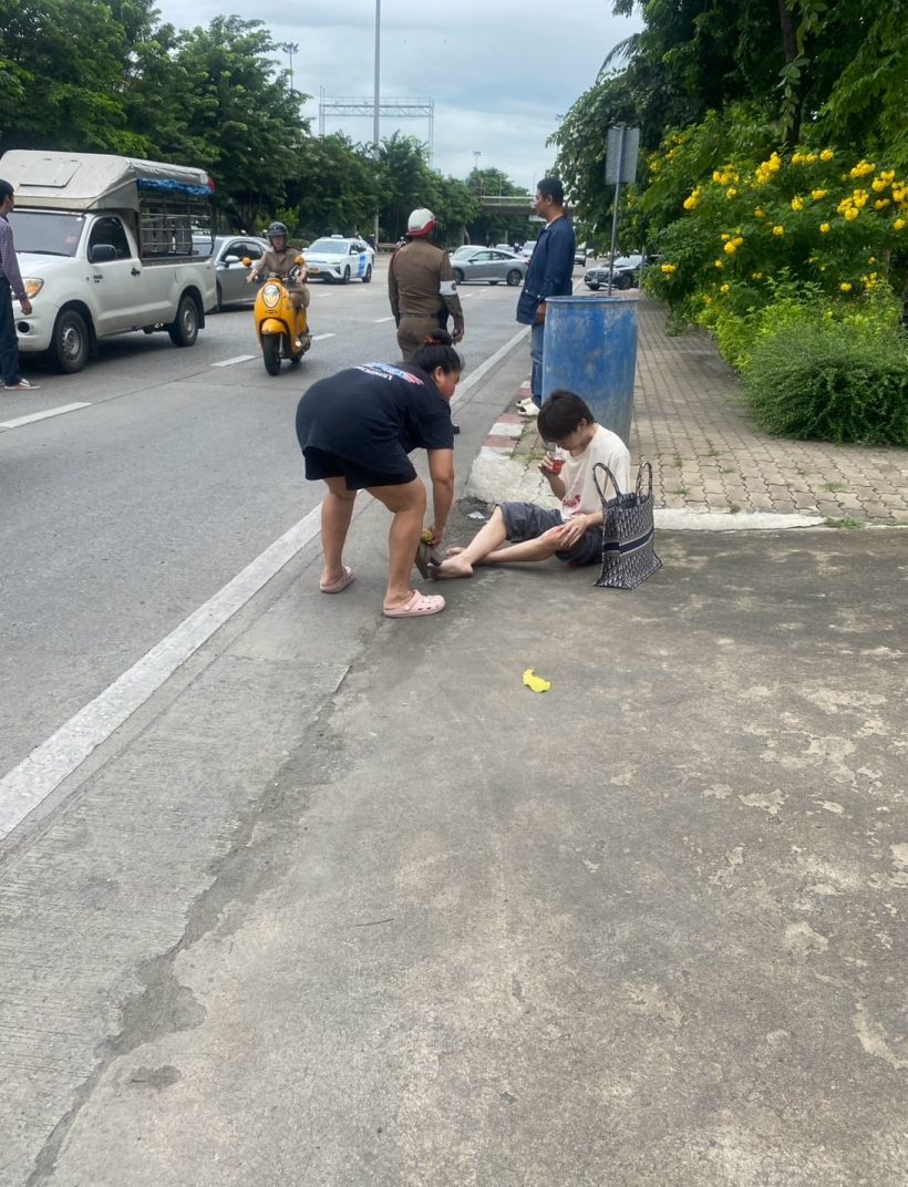 ตกใจทั้งถนน! ดาราดังประสบอุบัติเหตุ นั่งเจ็บเลือดเต็มตัว