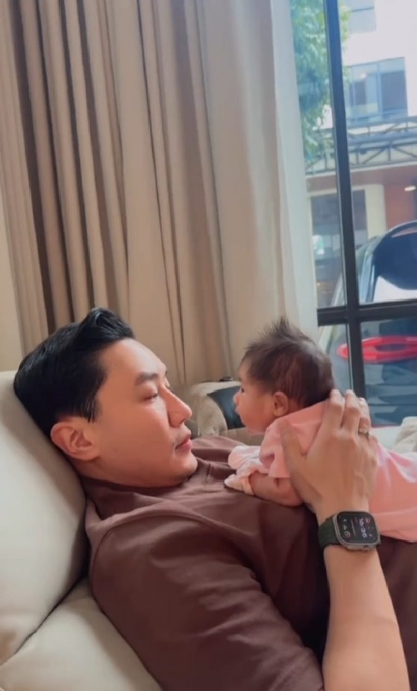 คุณพ่อคุณแม่อึ้ง! น้องนช่าอายุยังไม่ 1 เดือน แต่ตั้งคอได้แล้ว