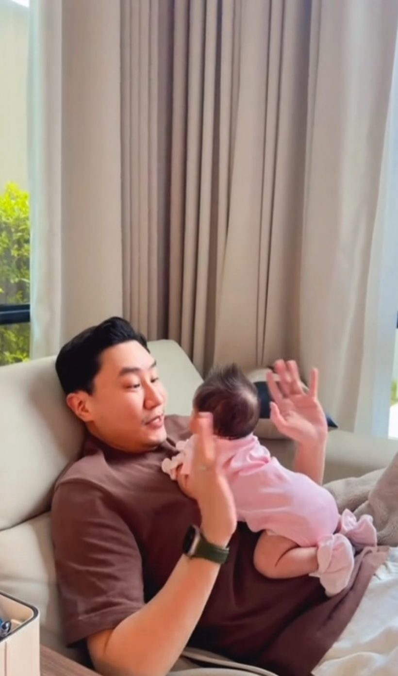 คุณพ่อคุณแม่อึ้ง! น้องนช่าอายุยังไม่ 1 เดือน แต่ตั้งคอได้แล้ว