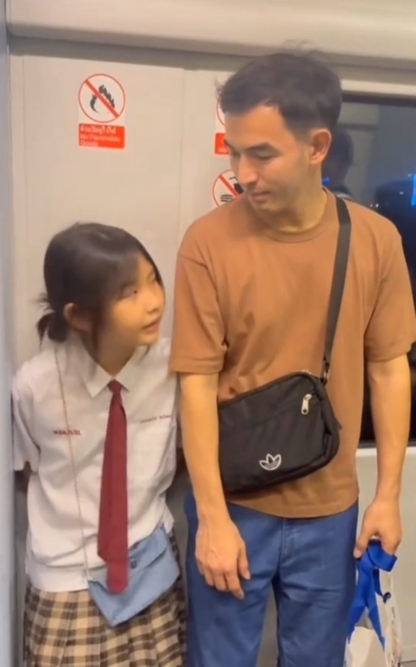 ดาราหนุ่มดัง โพสต์ขอบคุณลูกสาว เลิกเรียนแล้ว มานั่งรอพ่อขายของต่อ