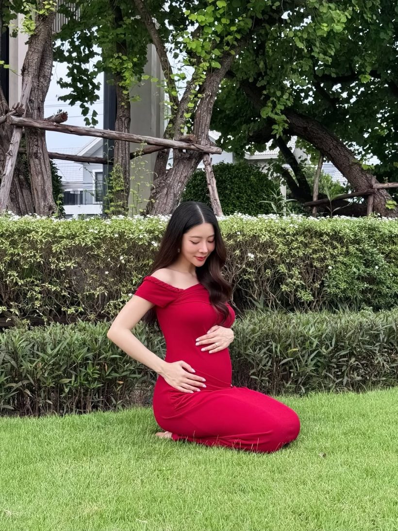 ดาราสาวดัง อุ้มท้องออกงาน สวยเป๊ะจนคนมองทั้งห้าง