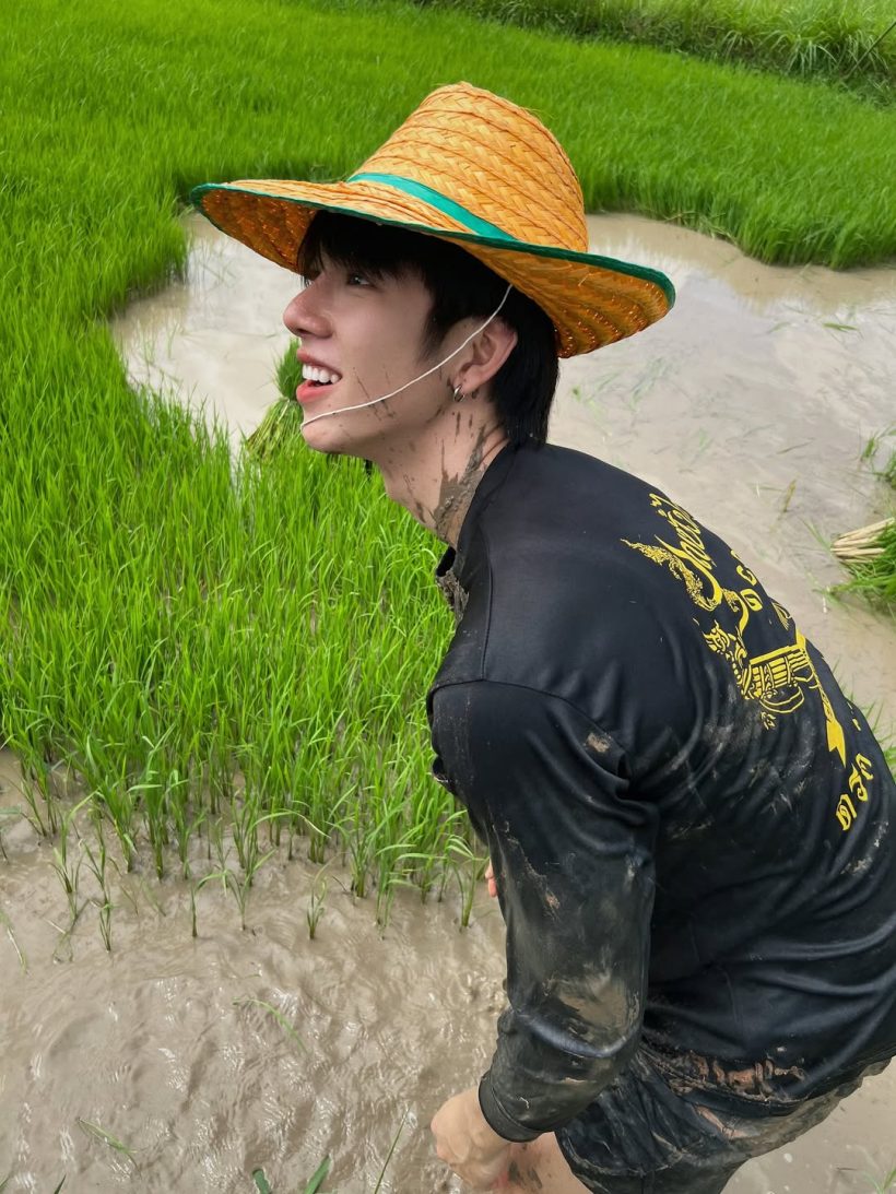 สู้ชีวิตมาก! จากเด็กขายลอตเตอรี่ สู่พระเอกดาวรุ่งพุ่งแรงคนนี้?