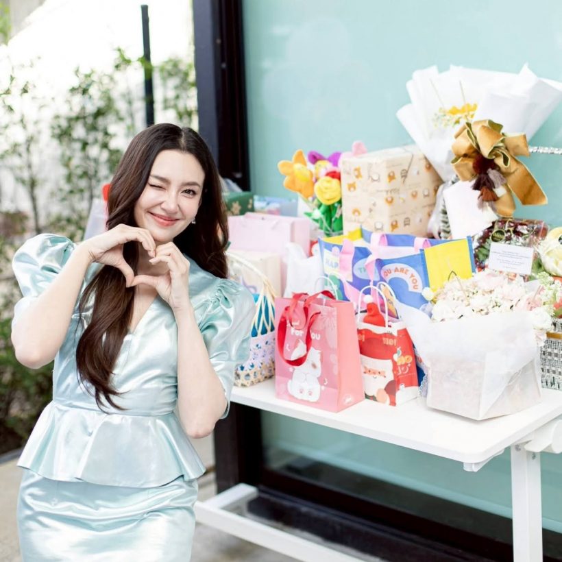 นิ้วนางยังว่างมั้ย?แฟนลุ้นวันเกิดเบลล่าปีนี้มีซีนขอแต่ง?!