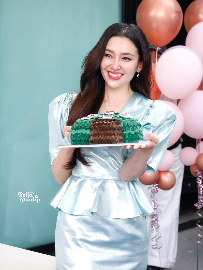 นิ้วนางยังว่างมั้ย?แฟนลุ้นวันเกิดเบลล่าปีนี้มีซีนขอแต่ง?!