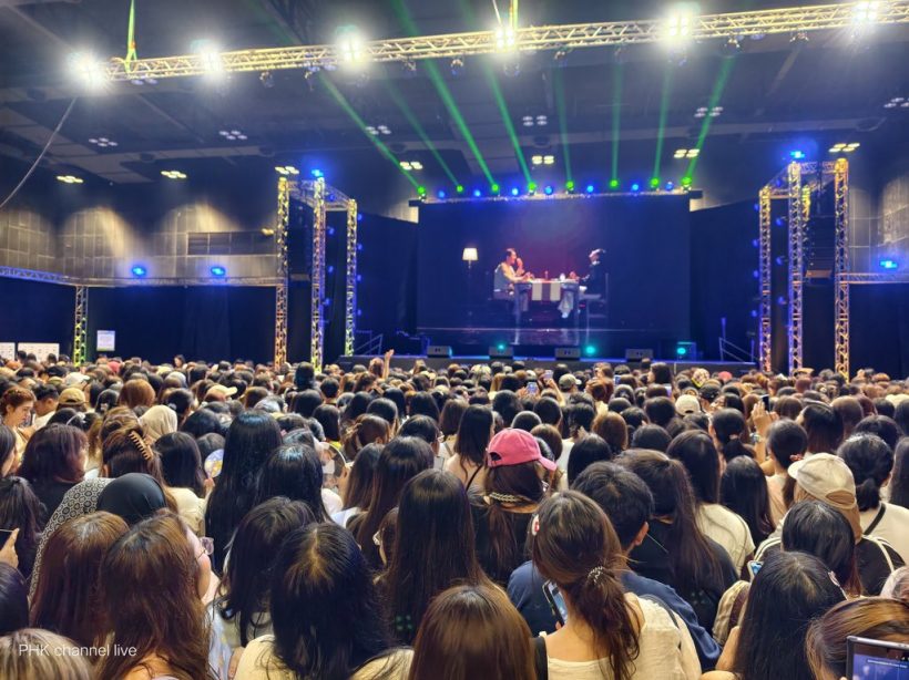 ตะลึง!!ฝูงชนมหาศาล ทั้งไทยอินเตอร์แห่กรี๊ด2หนุ่มไทย