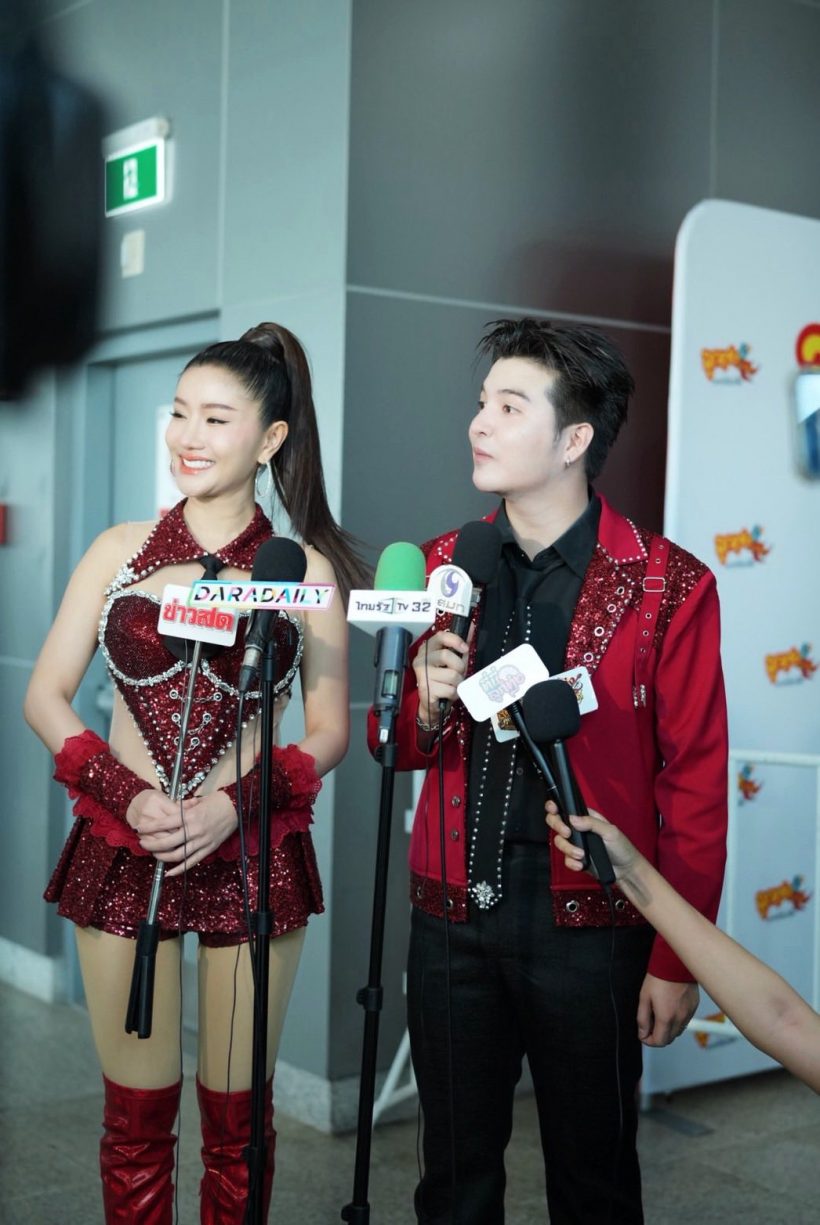 ชาวเน็ตไม่ปล่อยผ่าน จับผิดเธอคนนี้ ใส่เสื้อก๊อปแบรนด์เนม