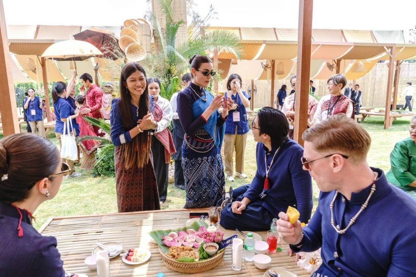 พาข้าวพาขวัญกินดอง ณเดชน์-ญาญ่า แซ่บแบบอีสานแท้ๆ