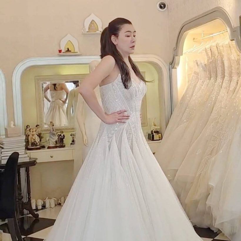 ร่างทองของจริง! โอ๋ ภัคจีรา ลองชุดวิวาห์ สวยแซ่บ