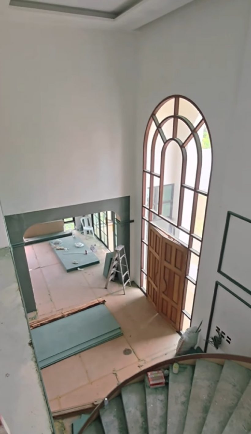 ส่องบ้านหลังใหม่ครอบครัว ทองเจือ หรูอลังการ ไม่ธรรมดา