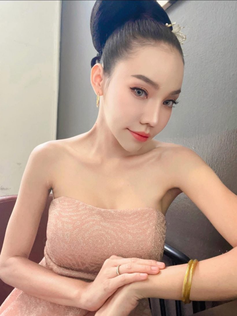 เอ็มมี่ อมลวรรณ ยืนยันไม่เกี่ยวข้อง หลังดาราเดือด แห่ถอนตัว
