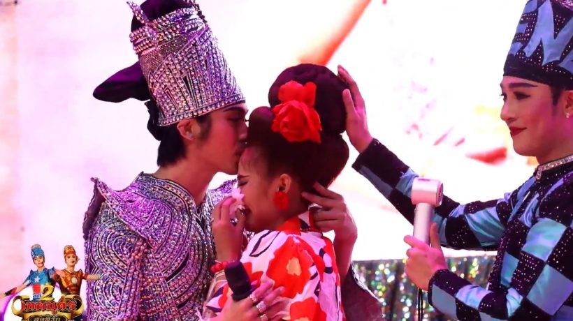ไม่คิดว่าจะมีภาพนี้ พระเอกดัง ขอนางเอกแต่งงานแล้ว