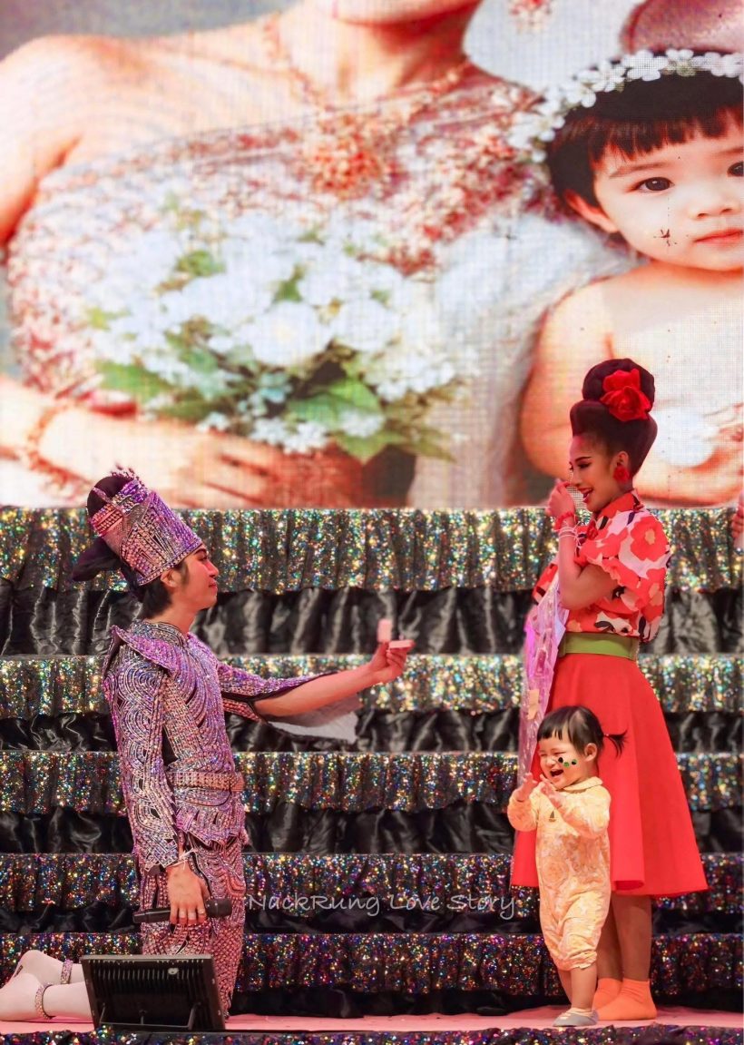 ไม่คิดว่าจะมีภาพนี้ พระเอกดัง ขอนางเอกแต่งงานแล้ว