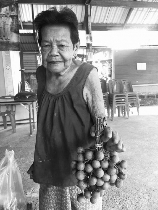 ไม่ทันดูใจ! ลำใย สุดเศร้า  บินด่วนกลับบ้านส่งศพยายแพงขึ้นสวรรค์