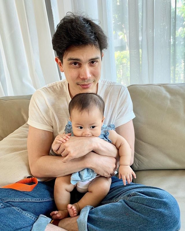 “ซันนี่ สุวรรณเมธานนท์” เผยภาพตอนเล่นกับ  “น้องริสา” ลูกสาวตู่ ภพธร บอกเลยอ่อนโอนสุดๆ