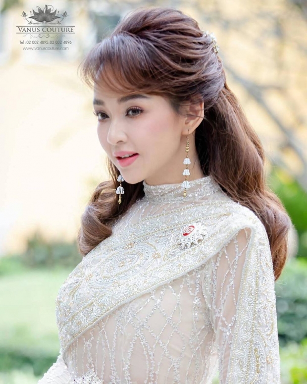 เรียบหรูดูเเพง เป้ย ปานวาด สวมชุดไทยถ่ายเเบบ สวยเลอค่าสง่างามมาก 