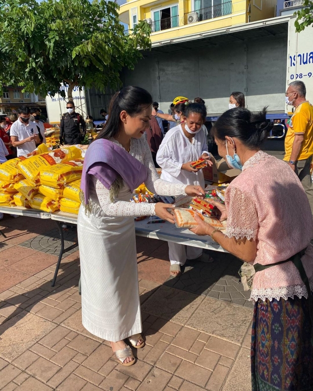 บุ๋ม จัดชุดใหญ่ รำถวายพ่อปู่ศรีสุทโธ-แม่ย่าศรีปทุมมา พร้อมเปิดโรงทาน