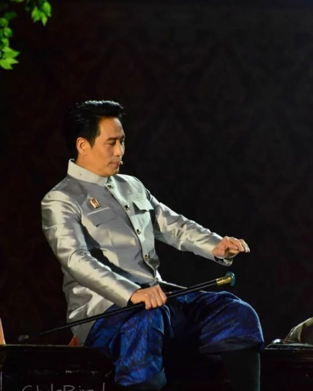 ภาพประวัติศาสตร์ อั้ม-พี่เบิร์ด สองซุปตาร์เมืองไทยมาเจอกัน