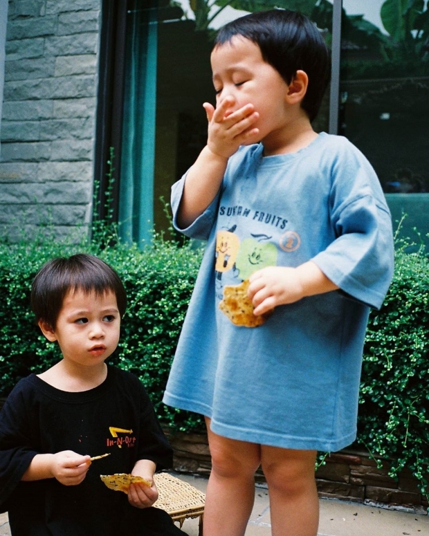 แม่ชมพูดถึงความอวบน้องพายุ กินหนักมาก กินทุกอย่าง ต้องใส่เสื้อเด็ก8ขวบ