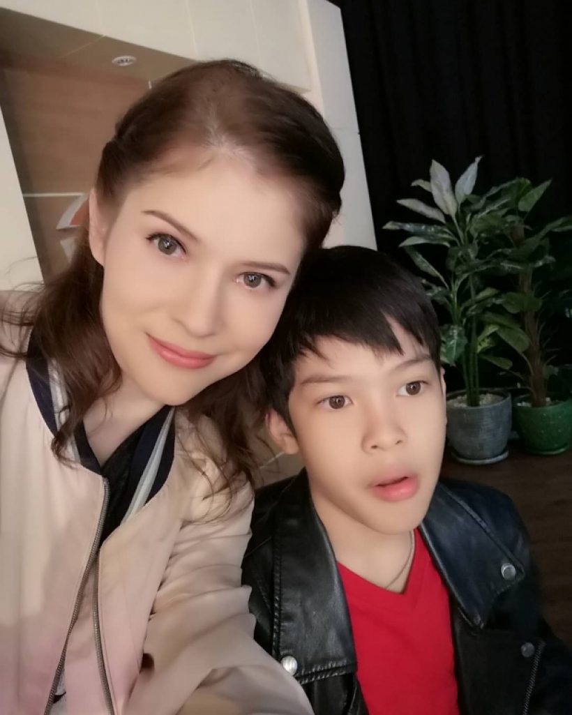  แม่แอนนี่ สุดภูมิใจ น้องฑีฆายุ ขึ้นแท่นพรีเซ็นเตอร์ครั้งแรกในชีวิต