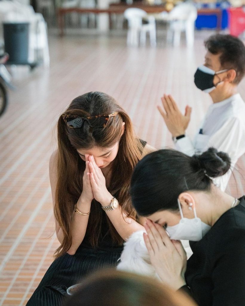 ดาราสาวชื่อดัง เศร้า สูญเสียคุณตา สัญญาจะใช้ชีวิตให้มีความสุข