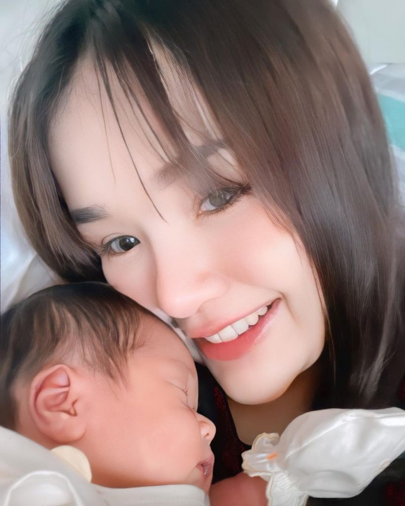 เจนนี่-ยิว หอบเงินหอบทองชุดใหญ่ให้น้องยูจิน หลังให้โชคเต็มๆ