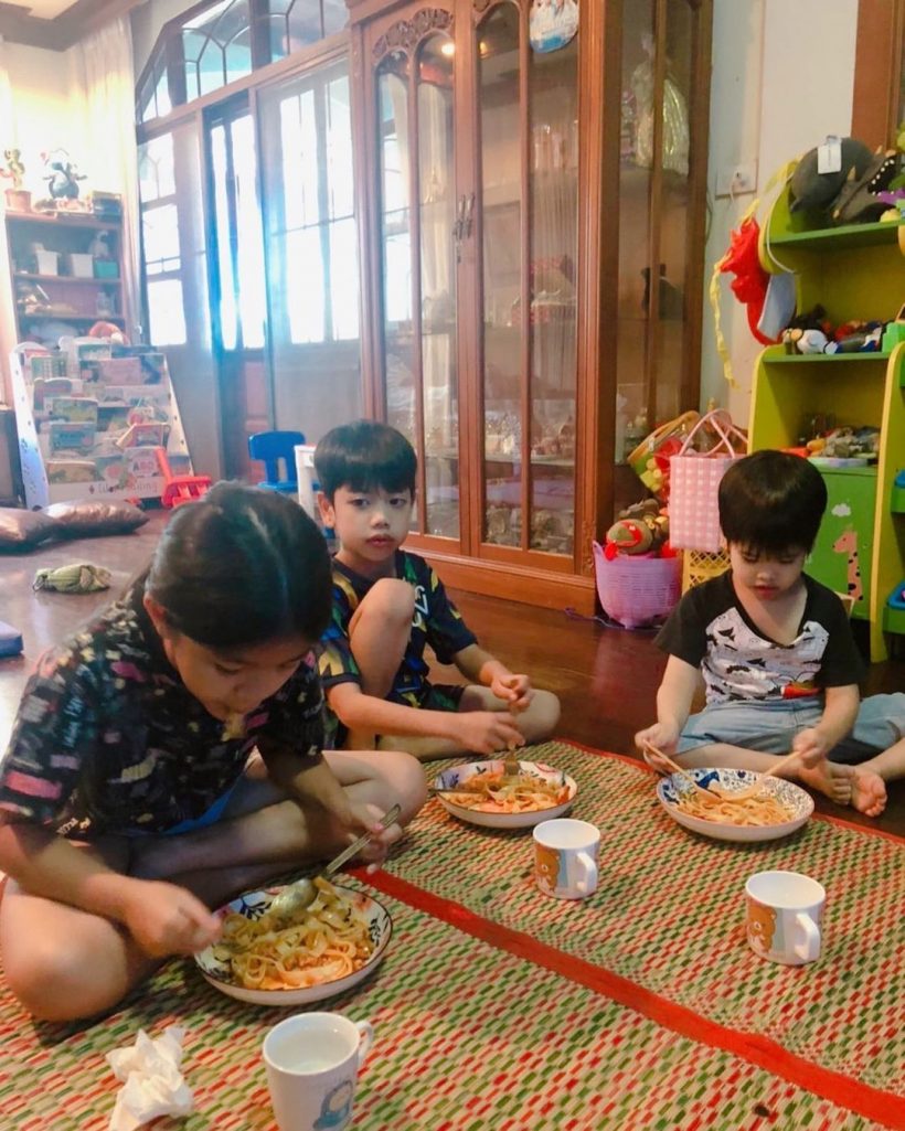 โบว์ แวนดา พา น้องมะลิ ไปหาพ่อปอ ใช้ชีวิตแบบติดดินที่บุรีรัมย์