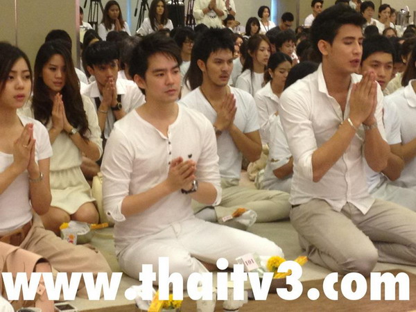 ดาราช่อง3ร่วมพิธีครอบครูเสริมสิริมงคล 