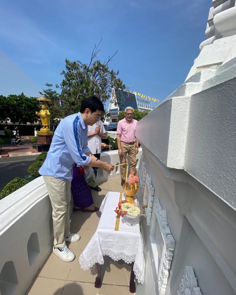 พระเอกรุ่นใหญ่ เผยภาพคุณพ่อคุณแม่ ย้อนตำนานรักสุดโรแมนติก