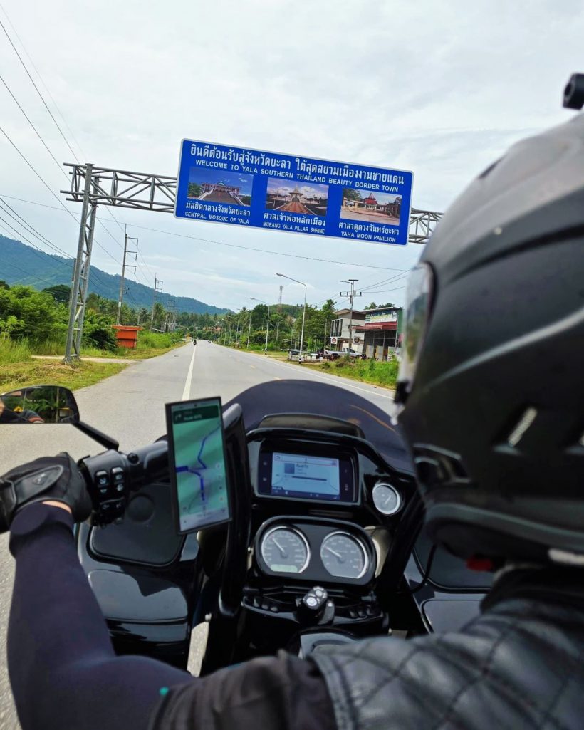 สุดยอด! คู่รักดาราดังเข้าวงการ Biker ขี่มอเตอร์ไซค์ลงใต้ 